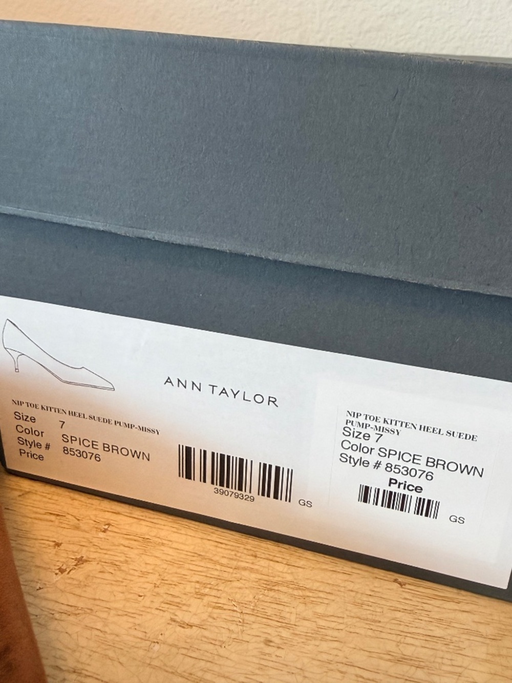 Ann Taylor Suede Kitten Heel - Picture 7 of 8